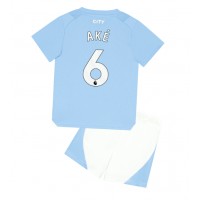 Dětský fotbalový dres Manchester City Nathan Ake #6 2023-24 Domácí Krátký Rukáv (+ trenýrky)